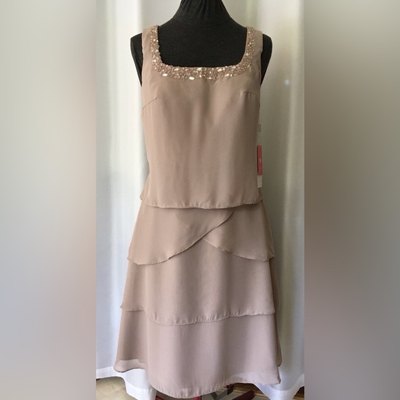 JJ’s House Special Occasion Dress With Built In Bra & Bolero Taupe Size 10 - Picture 3 of 11